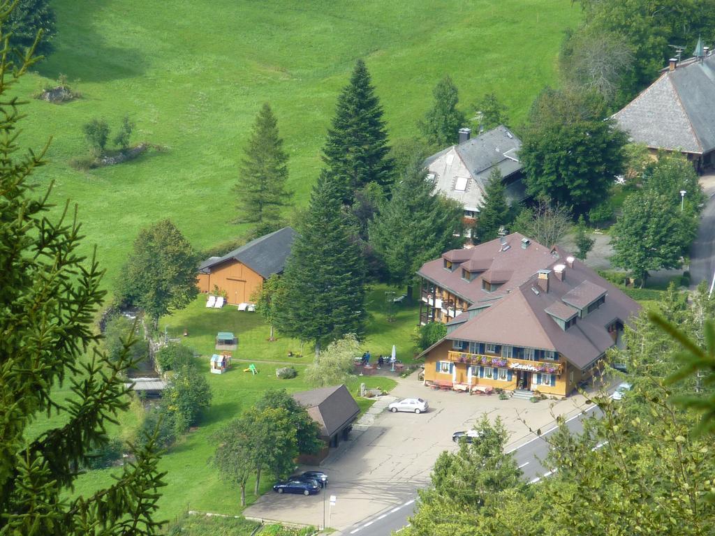 Hotel Lawine Todtnau Extérieur photo